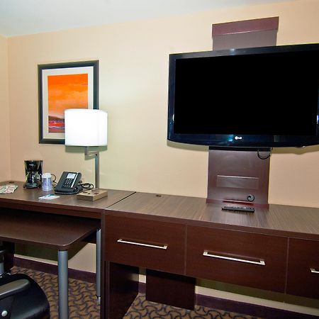 Holiday Inn Express & Suites Jackson/Pearl International Airport Экстерьер фото